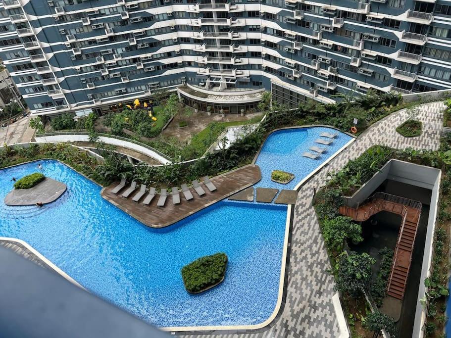 Apartment In Air Residences, Makati With Wifi, Netflix, Pool, Mall And More Manila Bagian luar foto