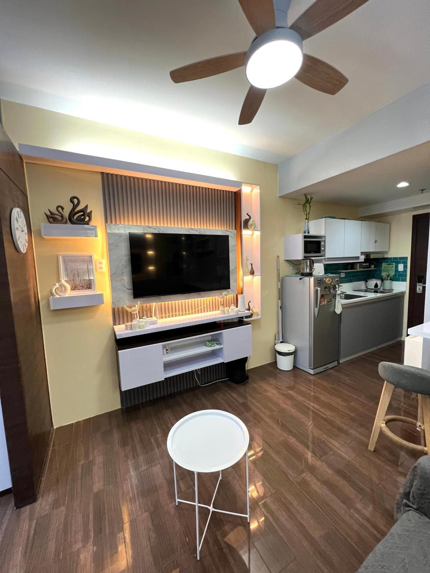 Apartment In Air Residences, Makati With Wifi, Netflix, Pool, Mall And More Manila Bagian luar foto